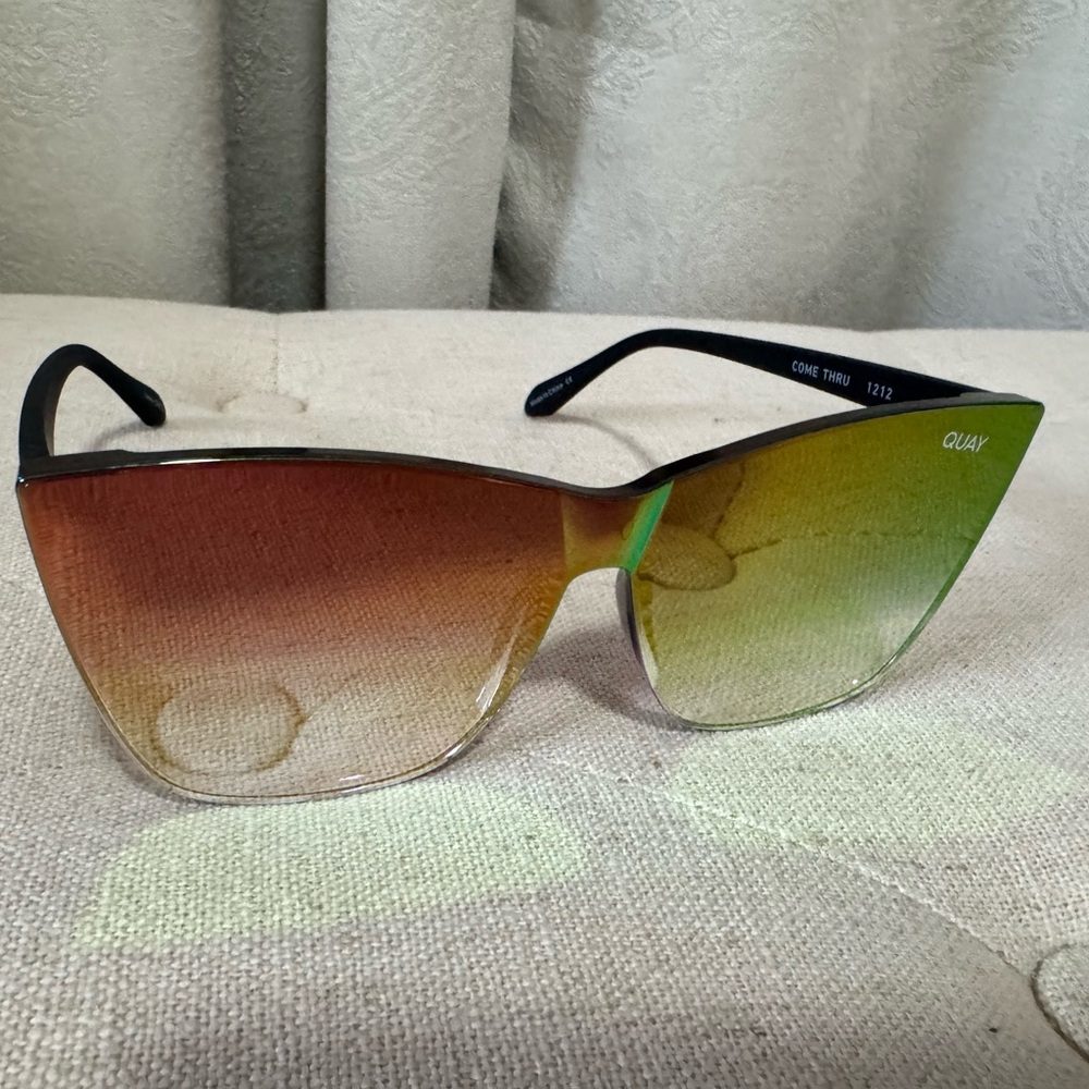 Quay Australia Gradient Sunglasses - Pink and Green